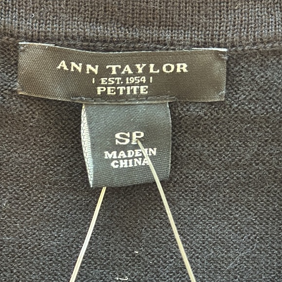 Ann Taylor Merino Wool Sleeveless Sweater - Picture 4 of 11